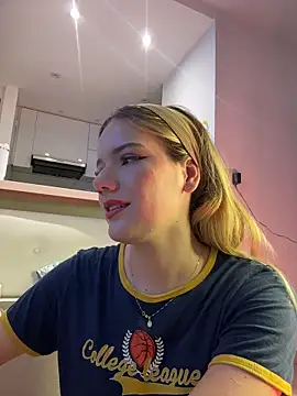 NicoleCut online show from March 7, 2026, 9:59 am