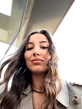 Snapshot of VelvetVixenI chatting on September 22, 2025, 12:00 pm VelvetVixenI online show from September 22, 2025, 12:00 pm