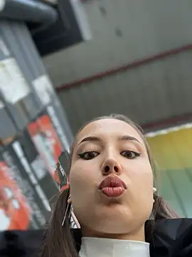 Snapshot of VelvetVixenI chatting on November 3, 2025, 1:47 pm VelvetVixenI online show from November 3, 2025, 1:47 pm