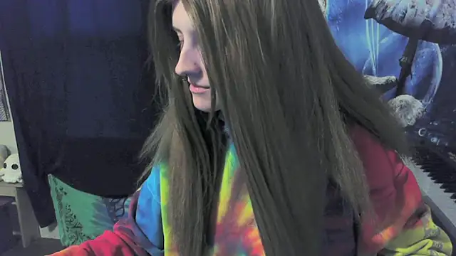  hellostormy  online show from April 8, 2026, 11:33 am