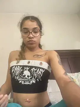 Snapshot of 1prettygem chatting on February 6, 2025, 8:56 pm 1prettygem online show from February 6, 2025, 8:56 pm