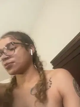 Snapshot of 1prettygem chatting on February 6, 2025, 5:40 pm 1prettygem online show from February 6, 2025, 5:40 pm