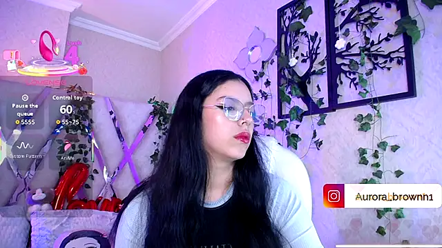 Snapshot of Aurora_Brownn chatting on November 28, 2025, 4:34 am Aurora Brownn online show from November 28, 2025, 4:34 am