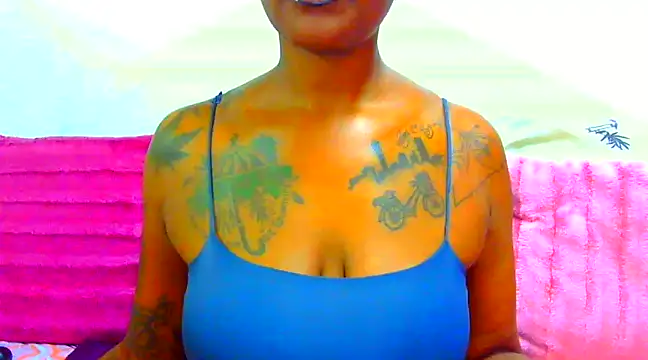 TattoedGoddessxx online show from March 5, 2025, 4:35 pm