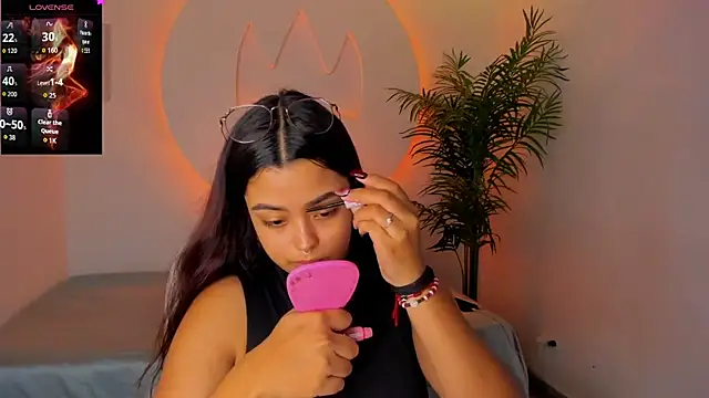 Snapshot of Ariana_Pierce chatting on December 4, 2025, 12:26 pm Ariana Pierce online show from December 4, 2025, 12:26 pm