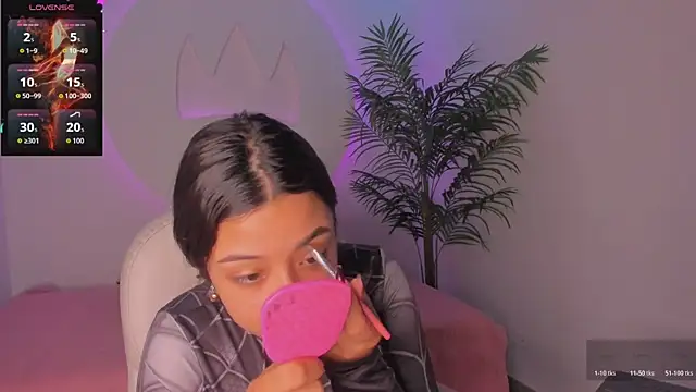 Snapshot of Ariana_Pierce chatting on November 19, 2025, 12:38 pm Ariana Pierce online show from November 19, 2025, 12:38 pm