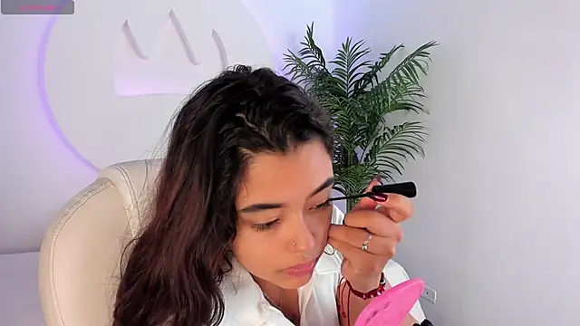 Snapshot of Ariana_Pierce chatting on October 25, 2025, 12:28 pm Ariana Pierce online show from October 25, 2025, 12:28 pm