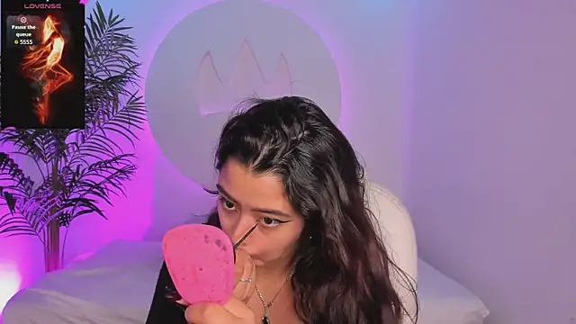 Snapshot of Ariana_Pierce chatting on November 9, 2025, 12:31 pm Ariana Pierce online show from November 9, 2025, 12:31 pm