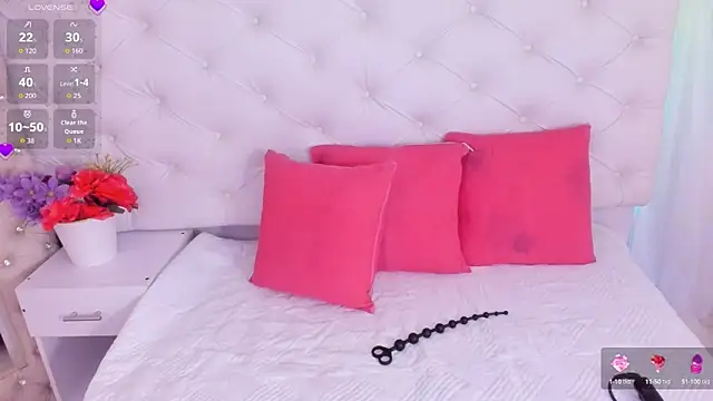 anchela-garcia1 online show from September 24, 2025, 12:22 pm