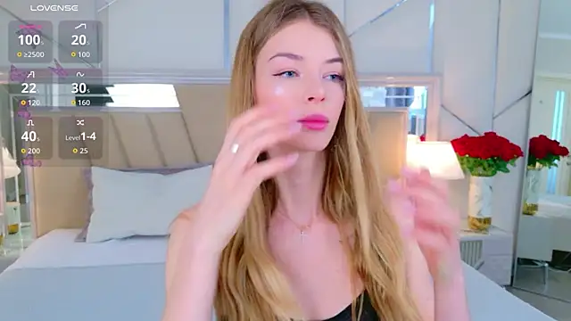 MeganMour online show from April 20, 2026, 4:37 am