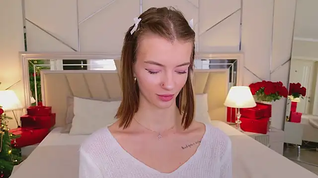 Snapshot of MeganMour chatting on December 4, 2025, 5:01 pm MeganMour online show from December 4, 2025, 5:01 pm