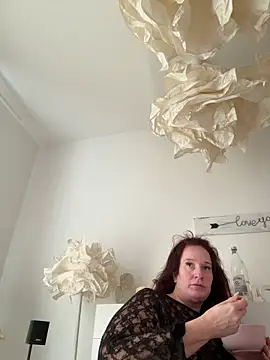 Snapshot of Engel_mia chatting on May 7, 2026, 11:24 am Engel mia online show from May 7, 2026, 11:24 am