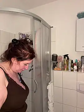 Engel mia online show from February 24, 2026, 2:07 pm