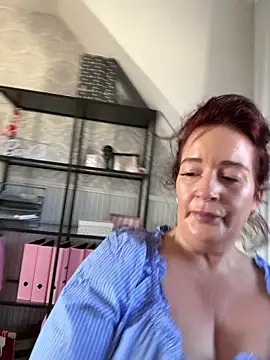 Engel mia online show from March 3, 2026, 11:06 am