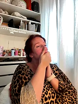 Engel mia online show from October 18, 2025, 2:19 pm