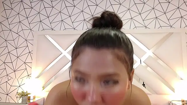 KYOO LENOXX online show from February 27, 2025, 3:08 am