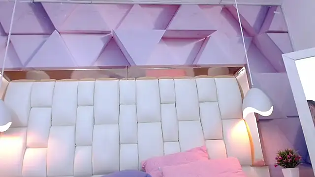 KYOO LENOXX online show from March 14, 2025, 7:59 am