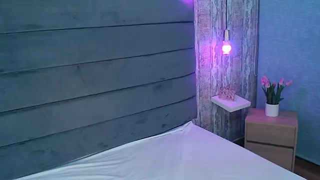 Snapshot of CrystalWoods94 chatting on September 25, 2025, 2:01 pm CrystalWoods94 online show from September 25, 2025, 2:01 pm