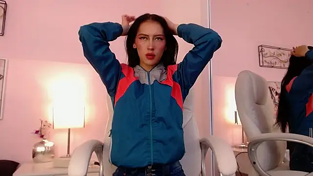 sara17  online show from November 5, 2025, 4:37 am