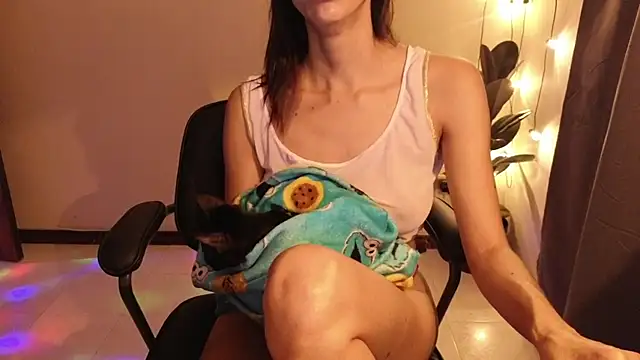 Lia madame online show from January 8, 2026, 3:23 am