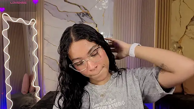 penelope tay1 online show from April 9, 2026, 3:19 am