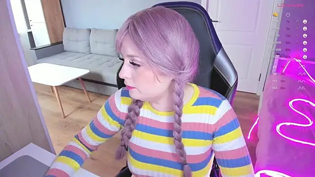 Snapshot of Amy_honey_angel chatting on October 10, 2025, 11:22 am Amy honey angel online show from October 10, 2025, 11:22 am