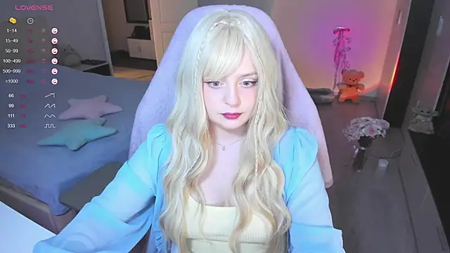 Snapshot of Amy_honey_angel chatting on January 29, 2025, 11:30 am Amy honey angel online show from January 29, 2025, 11:30 am