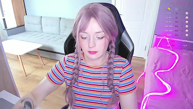 Snapshot of Amy_honey_angel chatting on September 26, 2025, 10:44 am Amy honey angel online show from September 26, 2025, 10:44 am