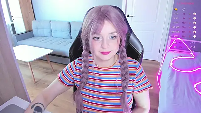 Snapshot of Amy_honey_angel chatting on September 30, 2025, 8:31 am Amy honey angel online show from September 30, 2025, 8:31 am