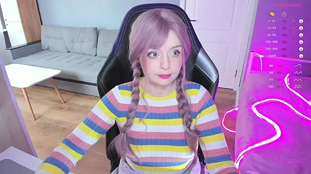 Snapshot of Amy_honey_angel chatting on September 24, 2025, 10:00 am Amy honey angel online show from September 24, 2025, 10:00 am