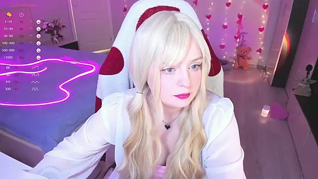 Snapshot of Amy_honey_angel chatting on March 19, 2025, 12:01 pm Amy honey angel online show from March 19, 2025, 12:01 pm