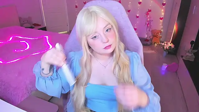 Snapshot of Amy_honey_angel chatting on March 11, 2025, 8:41 am Amy honey angel online show from March 11, 2025, 8:41 am