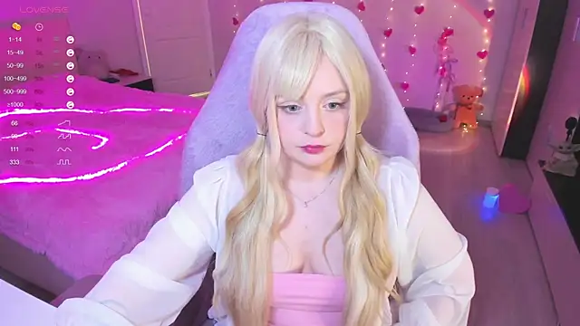 Snapshot of Amy_honey_angel chatting on March 10, 2025, 12:28 pm Amy honey angel online show from March 10, 2025, 12:28 pm