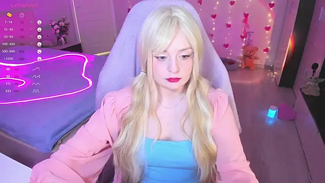 Snapshot of Amy_honey_angel chatting on March 18, 2025, 12:50 pm Amy honey angel online show from March 18, 2025, 12:50 pm