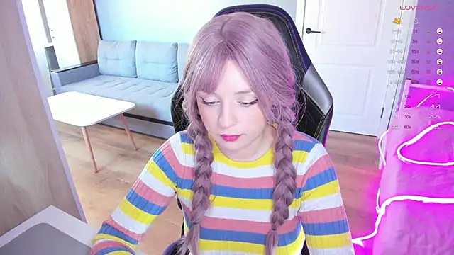 Snapshot of Amy_honey_angel chatting on October 9, 2025, 8:48 am Amy honey angel online show from October 9, 2025, 8:48 am