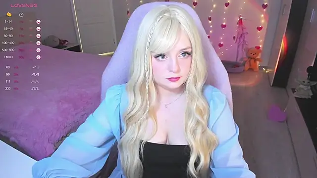 Snapshot of Amy_honey_angel chatting on February 6, 2025, 10:14 am Amy honey angel online show from February 6, 2025, 10:14 am