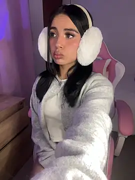 Emily-14 online show from January 14, 2026, 4:38 am