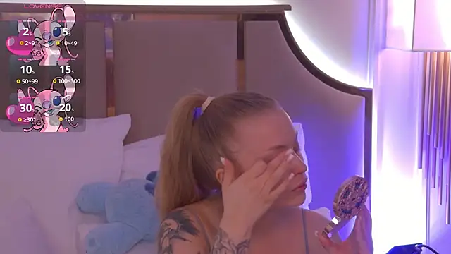 DorisHell online show from November 14, 2025, 3:10 am