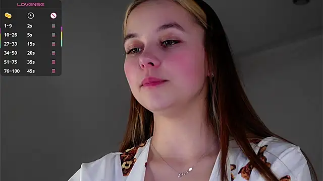 Snapshot of FalineDowlen chatting on February 10, 2025, 1:24 am FalineDowlen online show from February 10, 2025, 1:24 am