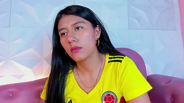 CarlaAlvez online show from March 20, 2025, 10:51 pm