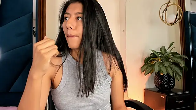 CarlaAlvez online show from February 9, 2026, 3:32 pm