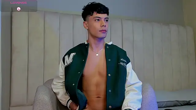 Dammon Stallion online show from December 18, 2025, 4:33 pm