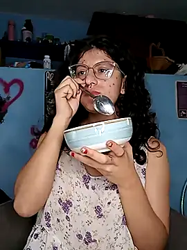 Snapshot of LoveElectra chatting on March 20, 2025, 1:04 pm LoveElectra online show from March 20, 2025, 1:04 pm