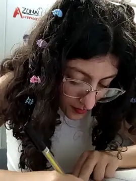 Snapshot of LoveElectra chatting on January 20, 2025, 8:39 pm LoveElectra online show from January 20, 2025, 8:39 pm