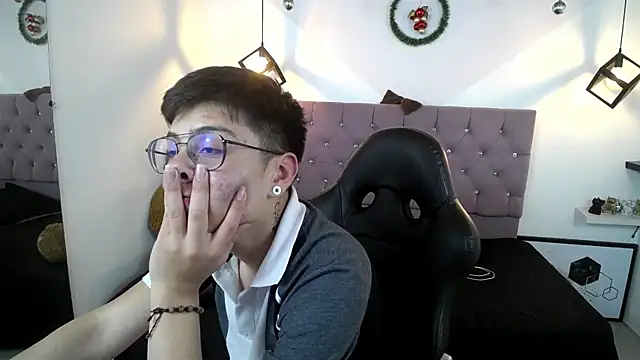 Aleixandre Cash online show from December 13, 2024, 6:16 pm