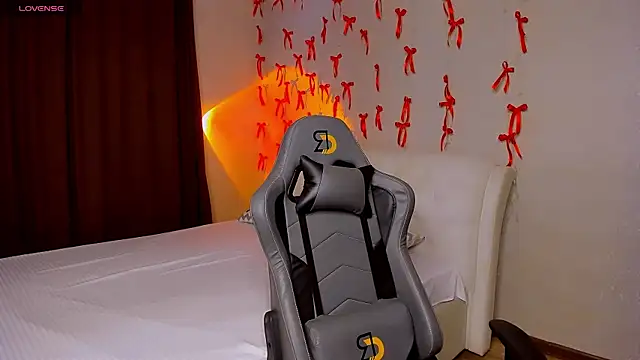 Snapshot of Milla_Aheo chatting on July 5, 2026, 1:18 pm Milla Aheo online show from July 5, 2026, 1:18 pm