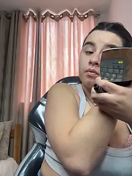 SaraBraun  online show from October 7, 2025, 4:52 pm