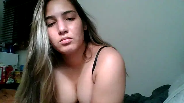 naughtynadia0502 online show from April 8, 2026, 4:47 am