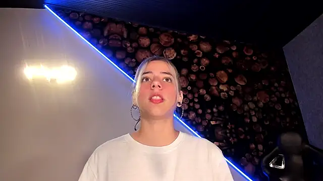 ArtemisaBlake online show from March 11, 2025, 4:40 pm