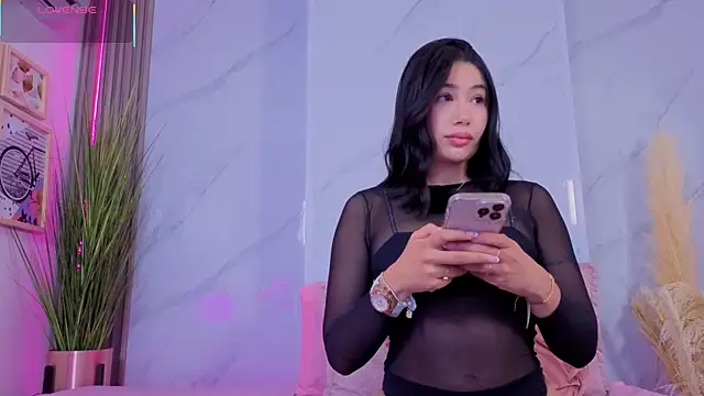 Chlooee   online show from October 27, 2025, 2:23 am